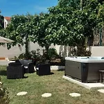 Romana Avec Piscine Et Jacuzzi