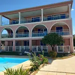 Romana Avec Piscine Et Jacuzzi 4* 普罗普里亚诺