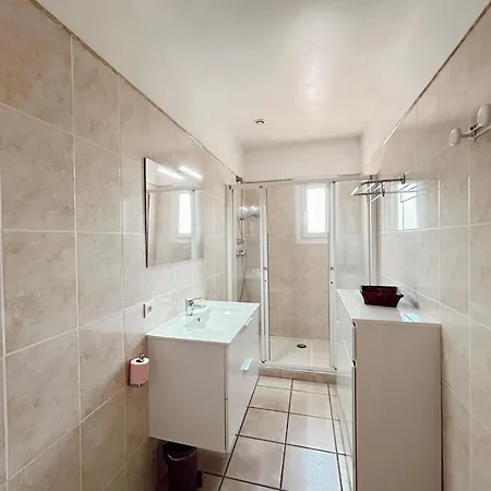 Romana Avec Piscine Et Jacuzzi 4*