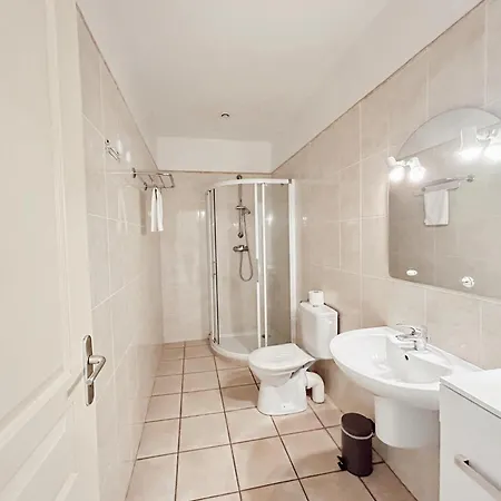 Aparthotel Romana Avec Piscine Et Jacuzzi 4*