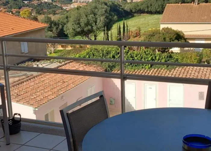 Lägenhetshotell Romana Avec Piscine Et Jacuzzi