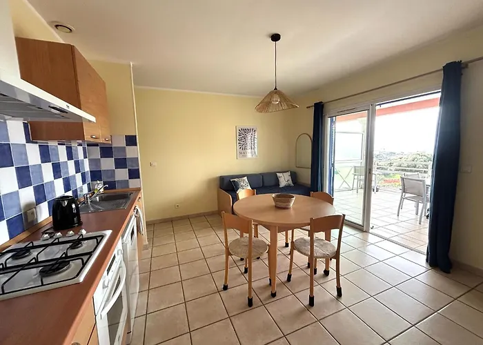 Lägenhetshotell Romana Avec Piscine Et Jacuzzi 4*