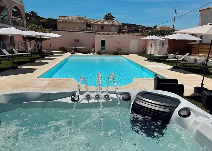 Romana Avec Piscine Et Jacuzzi Lägenhetshotell