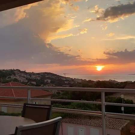 Romana Avec Piscine Et Jacuzzi Aparthotel 4*