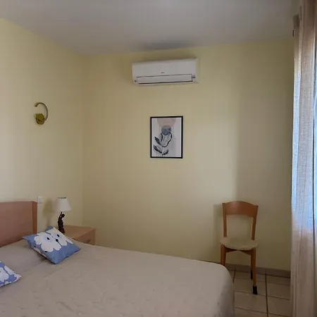 Romana Avec Piscine Et Jacuzzi 4*