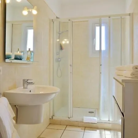 Romana Avec Piscine Et Jacuzzi Проприано