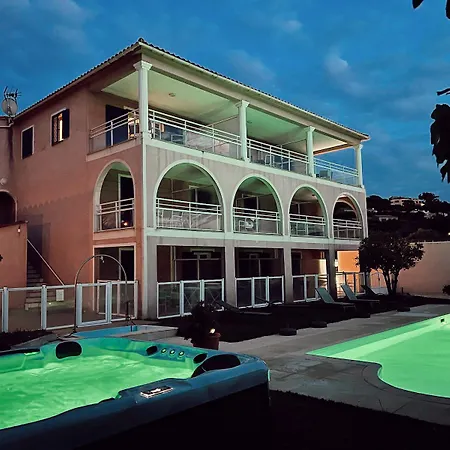 Aparthotel Romana Avec Piscine Et Jacuzzi 4*