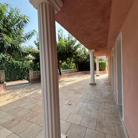 Apartmanhotel Romana Avec Piscine Et Jacuzzi 4*
