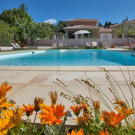 Romana Avec Piscine Et Jacuzzi Апарт-отель