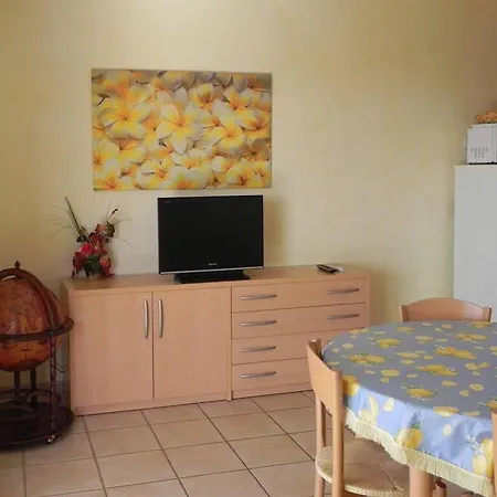 Апарт-отель Romana Avec Piscine Et Jacuzzi 4*