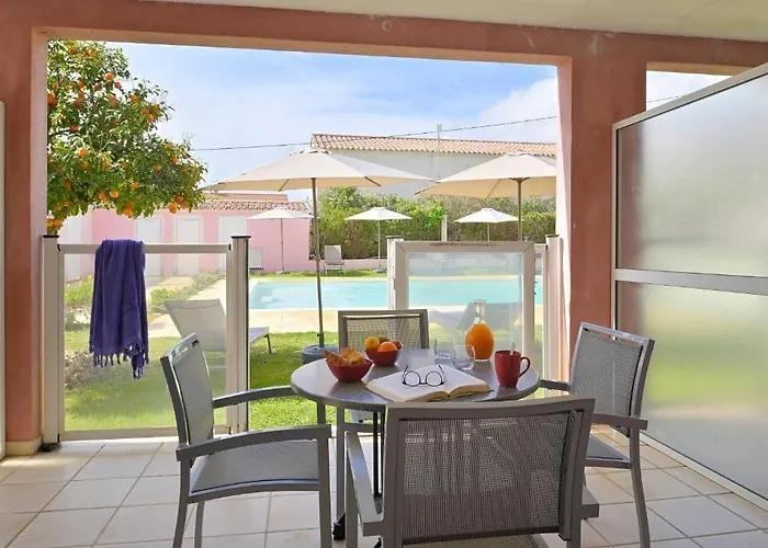 Aparthotel Romana Avec Piscine Et Jacuzzi 4*