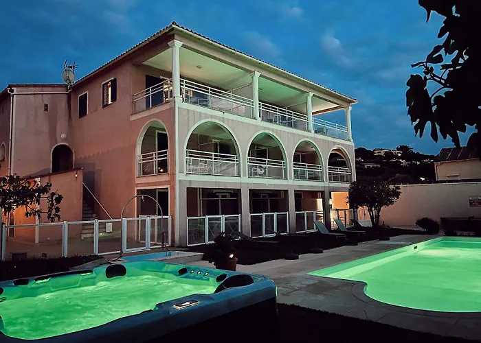 Aparthotel Romana Avec Piscine Et Jacuzzi 4*