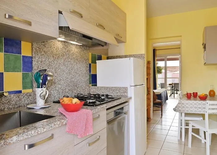 Romana Avec Piscine Et Jacuzzi Aparthotel