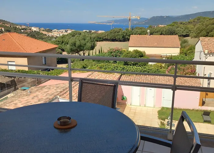 Romana Avec Piscine Et Jacuzzi 아파트호텔