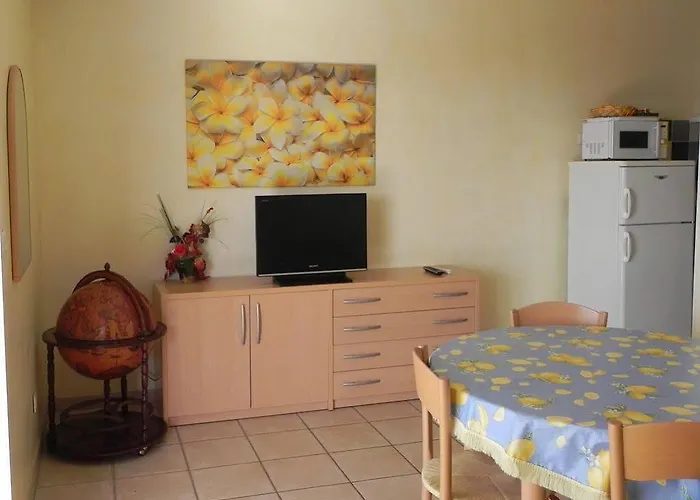 Aparthotel Romana Avec Piscine Et Jacuzzi 4*